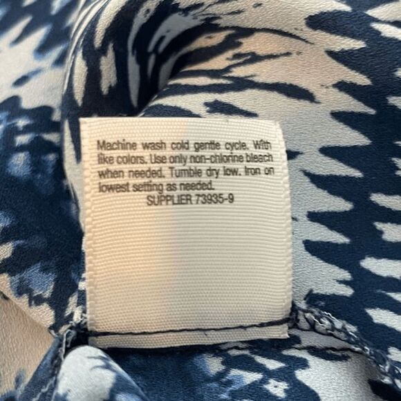 A New Approach Batwing Blouse Blue White Aztec Print Lace Up Short Sleeve 1X - Picture 8 of 9